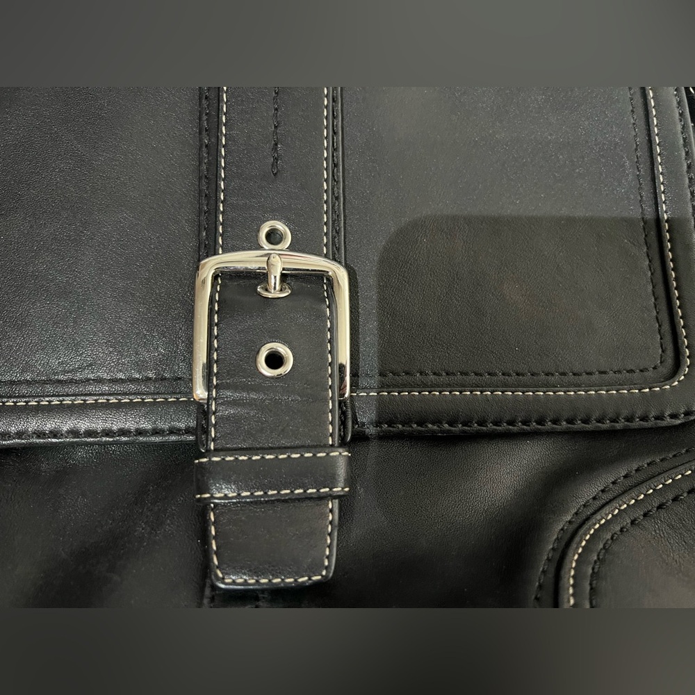 Authentic Coach Hampton Buckle Flap Crossbody Bag F11196 - Picture 2 of 10